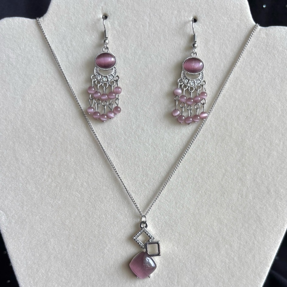 Elegant Purple Cat Eye Pendant Necklace and Dangle Earrings Set